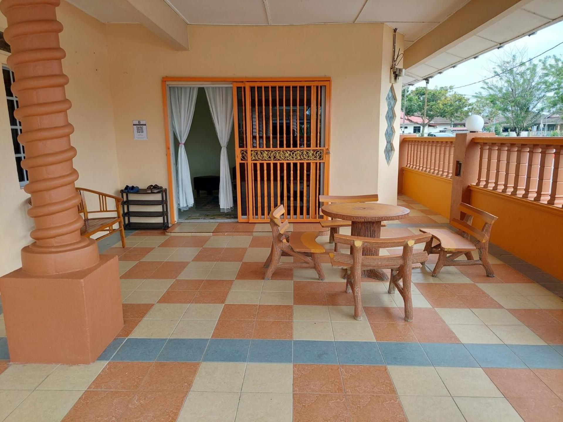 קואנטאן Adeeba Homestay מראה חיצוני תמונה